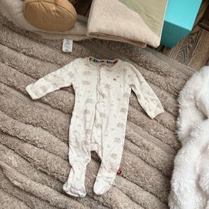 Magnetic Me little peanut organic cotton magnetic parent favorite footie